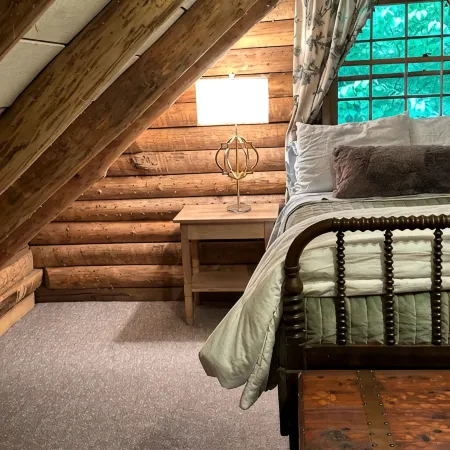 Tripps Cabin- Quaint cabin a mile from downtown Highlands! Отели в г. Хайлендс