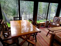 Grayling, MI - Fisherman's Log Cottage on the "Holy Waters" of the AuSable River