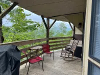 Herman's Hideaway: Remodeled Sugar Mountain Condo, Steps to the Slopes!