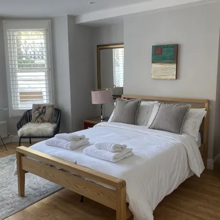 Garden flat in central Hove, close to the beach, shops, bars and restaurants