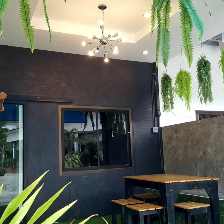 I-Talay Garden