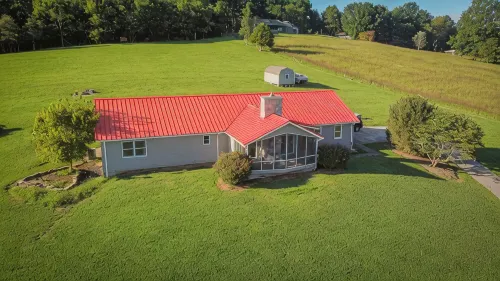 Adjacent to South Holston River. Pet/smoke free!  Great fishing! Close to BMS!