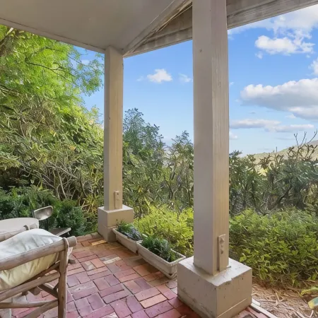 Stunning panoramic mountain views-close to town!