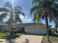Waterfront Vacation home, Private Pool, Lanai, Dock, Walk to Beach - Beach