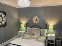 Charming 4-bedroom Victorian house. Great location~Enchanting Niagara Falls USA - 4-Star