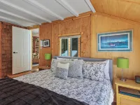 Spacious 4/5BR 4BA Tahoe Retreat w/ Hot Tub – Walk to Lake & Near Ski Resorts Hotels in Dollar Point