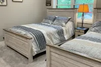 Entire Top Floor Only: Okoboji Oasis/ Private Entrance Hoteles en 