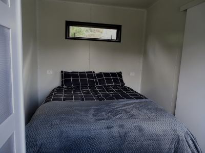 Beach Village retreat 5Min Walk to Beach & 2-Min to Village w/Cafes & Live Music