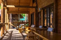 Altaj Podgoritsa Park Hotel - 停車場