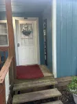 Chic tiny house with 2 bedrooms and 2 bathrooms. Perfect for an overnight stay. - 2-Star