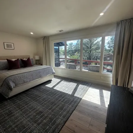 Modern Retreat in Continental Country Club with AC