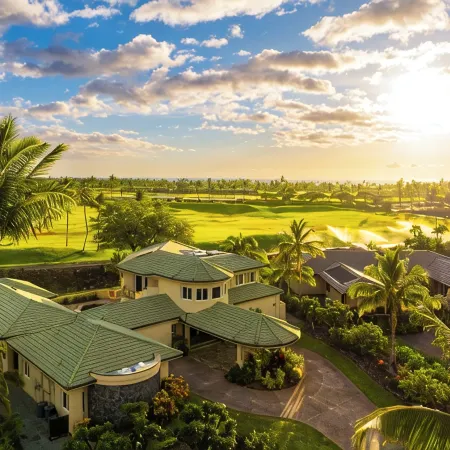 Grand Hawaiian Retreat–Volcano & Golf Course Views, Beach Club, Pool, Golf Carts