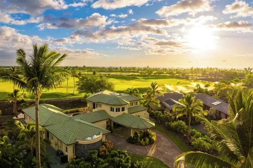 Grand Hawaiian Retreat–Volcano & Golf Course Views, Beach Club, Pool, Golf Carts