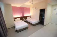 Pantai Regal Boutique Hotel - parking