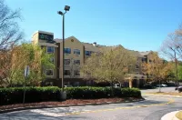 Extended Stay America Suites - Atlanta - Perimeter - Crestline - parking