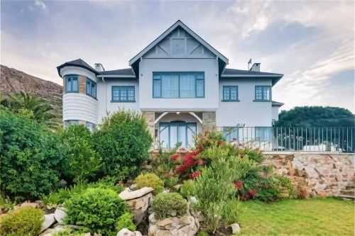 Sunny Cove Manor