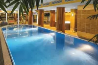 Grand Royal Hotel - Pools