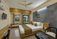 Padmini Bagh Resort - Kitchenette