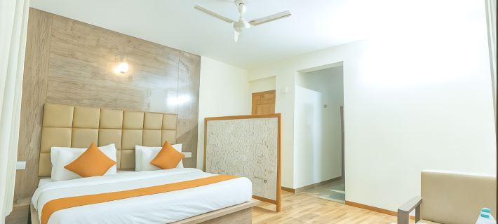 Hotel Rising Star with Garden with Private Parking Near to Mall Road Hotels in Manali