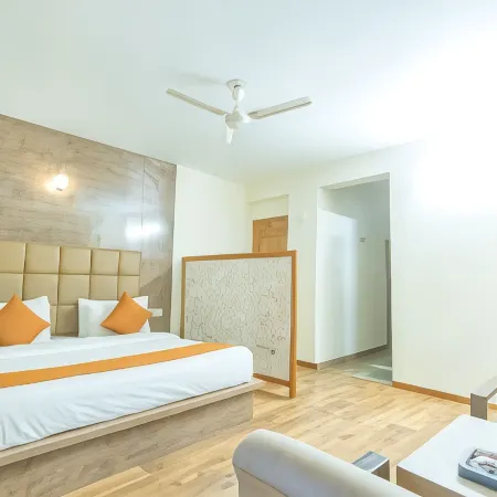 Hotel Rising Star with Garden with Private Parking Near to Mall Road