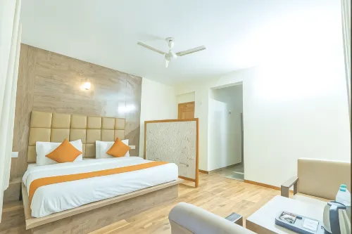 Hotel Rising Star with Garden with Private Parking Near to Mall Road