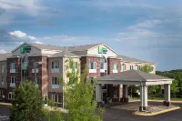 Holiday Inn Express & Suites CHANHASSEN by IHG - parking