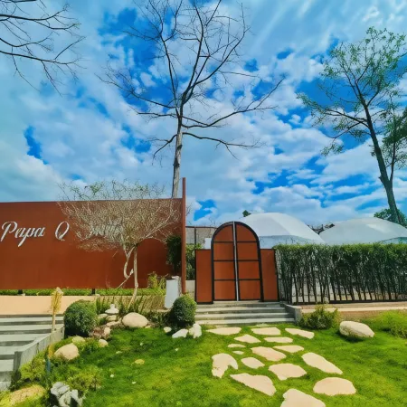 PAPA Q SUITE RESORTS