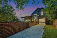 Luxe DT Retreat: MegaHotTub+Sauna+Gym+Movie+BBQ+EV+Freepkg; Steps2Moody+6ThSt+UT - Bungalows