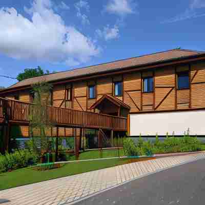 Warwick Castle Hotel & Knight's Village Hotel Exterior