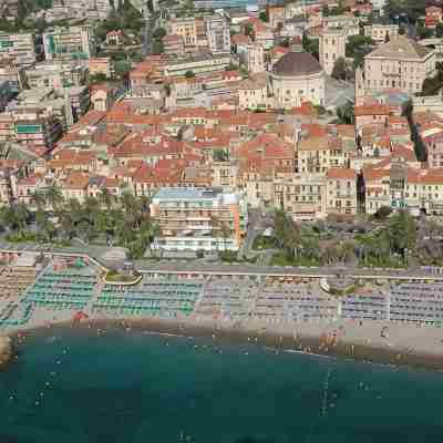 Penthouse on two levels at 20 meters from the sea in the center of Loano Others