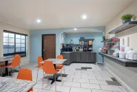 Super 8 by Wyndham Claremore OK