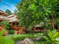 Ten Moons Lipe Resort Hotels near Koh Usen