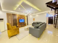 Deluxe Apartment - Homestays