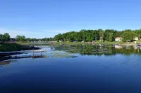 Kayaks - Firepit - Dock - Fishing & more! - WiFi