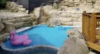 Sinseonbong Hanok Pension in Chungju - Pools