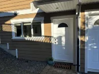 Bright Garden Suite in Colwood