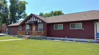 Cattlemen Motel - Motels