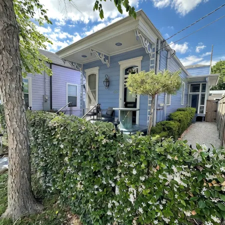 5BR Beautifully Restored Historic New Orleans Home-Privacy Gate & Screened Porch Отели рядом с достопримечательностью «Зоопарк «Одюбон»»
