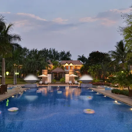The Golkonda Resort and Spa Отели рядом с достопримечательностью «Оушен Парк»