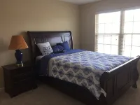 New Listing! Fully furnished! Available for Master's!! - Bungalow