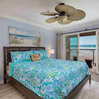 Fabulous Mission Beach Oceanfront 3BR Condo!  Family Friendly! Rooms