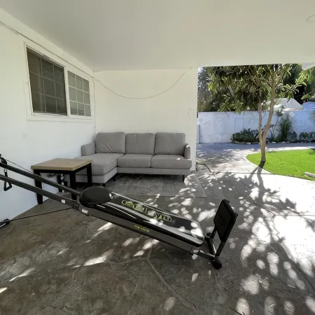 Modern 4 King Beds/Beauty Large yard/Golf/WFH/Long Stay/WIFI/FWY/25mins to Beach