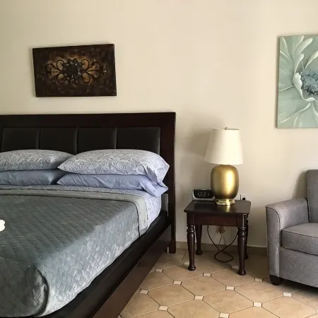 CONDO FOR RENT LARGE GROUP up to 20-30