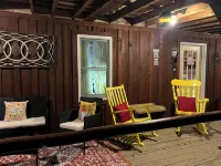Climb On Inn-RRG- 3BD & 2BA - Outdoor Adventure Paradise- Pet Friendly -Cozy - 홈스테이