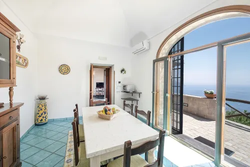 Casa NENNO with garden-solarium and beautiful view of the sea and the coast - 3-Star