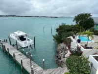 Live the Bahama Life with your own private dock, and sparkling pool - Homestays