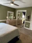 Spring Coming, 5 Min 2 Bch, 2 King Suites, 2.5 Bath, Pool, 2 Free Spots Park - 4-Sterne