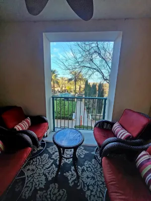 Cozy condo in fabulous Lake Las Vegas with 2 pools and a hot tub! Hotels in Lake Las Vegas