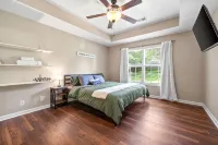 Spacious 4-bedroom House near Downtown Clarksville