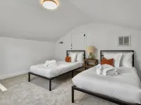 The Caspian: family friendly haven with private pool perfect for large groups - 4-Star